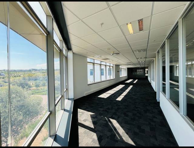 1,600M² OFFICE TO LET IN WATERFALL